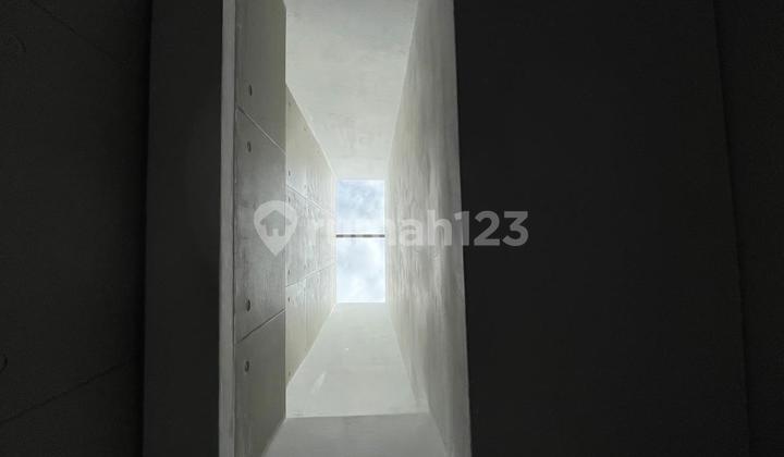 FOR SALE House With INTERIOR DESIGN, FLEEKHAUZ GREENWICH 2