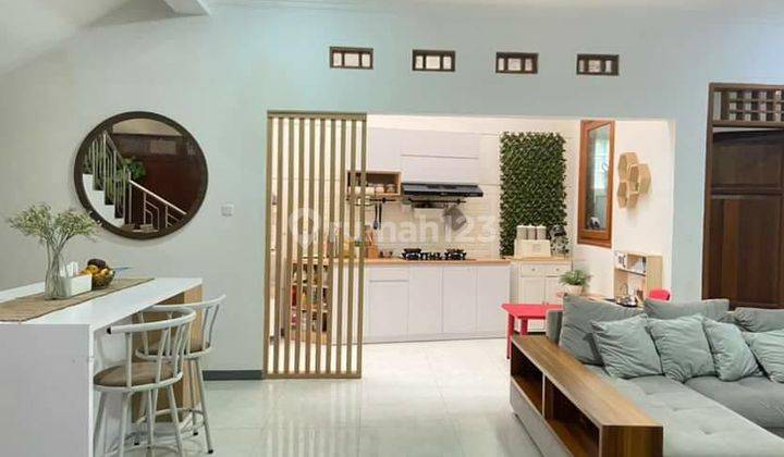 Rumah Murah 2 Lantai plus Furnish di Komplek Batununggal SHM 1