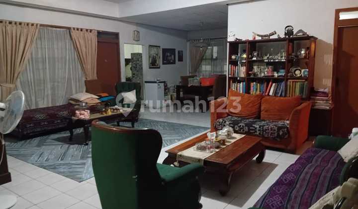 Spacious Ready-to-Live SHM House in Batu Indah Buah Batu near Batununggal. 2