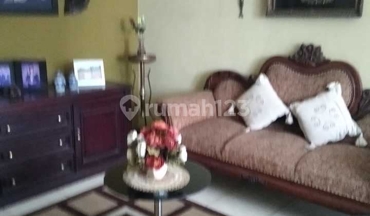 Rumah Pinggir Jalan Strategis Tengah Kota Di Turangga SHM 2