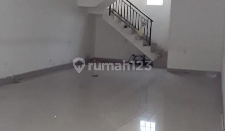 3-Story Shop House Ready to Occupy on Buah Batu Roadside near Lodaya 3-Story Shop House Ready to Occupy on Buah Batu Roadside near Lodaya