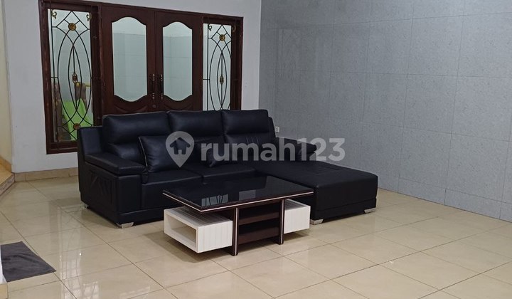 Luxury Ready-to-Occupy House in Buah Batu Area near BKR Street Luxury Ready-to-Occupy House in Buah Batu Area near BKR Street