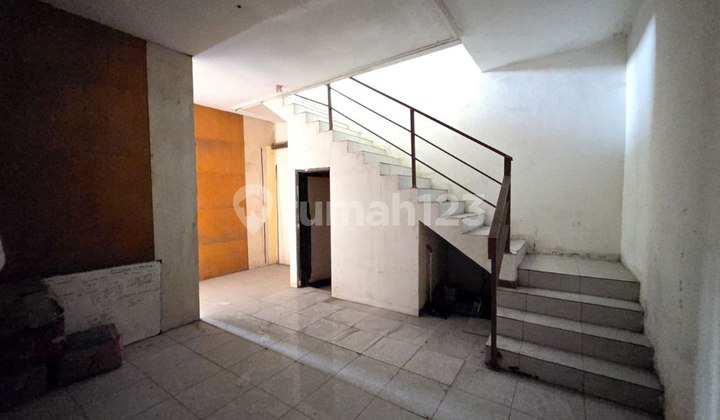 3-Storey Shophouse with SHM in Commercial Area, Buah Batu Road, Bandung City 2