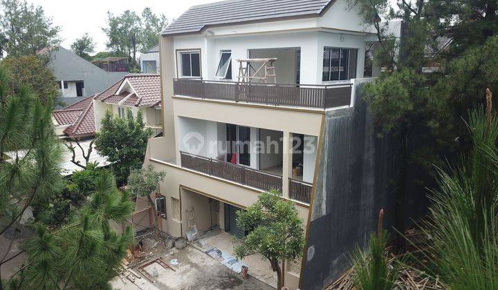 Dijual Rumah Siap Huni Bagus ada Indoor Garden di Giri Loka Bsd 1