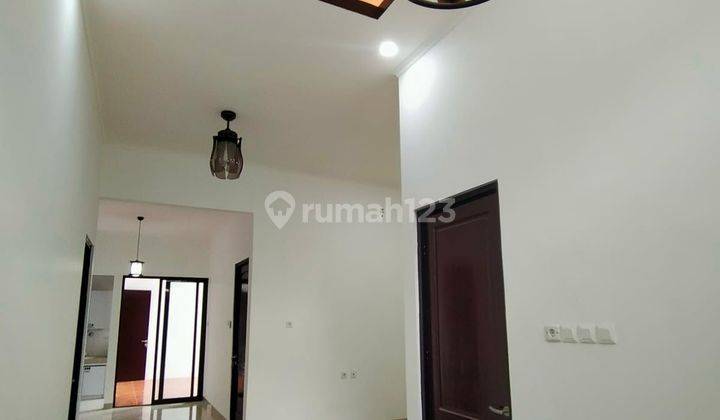 Dijual Rumah Baru Cantik dekat dengan Pasar Modern Bsd  2