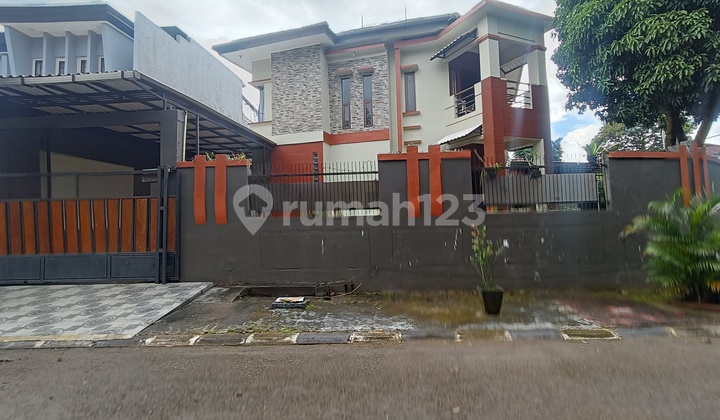 Dijual Rumah Hoek 2 Lantai Rasa Villa di BSD