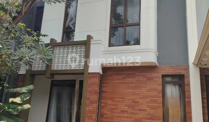 For Rent Ready-to-Occupy 2-Story House in The Mozia BSD City Cluster Avezza For Rent Ready-to-Occupy 2-Story House in The Mozia BSD City Cluster Avezza