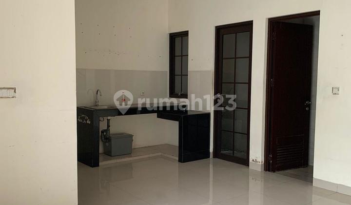 For Quick Sale: Green Village House in Cipondoh, Tangerang, Strategic Location Close to Everywhere Within a Cluster Complex 2