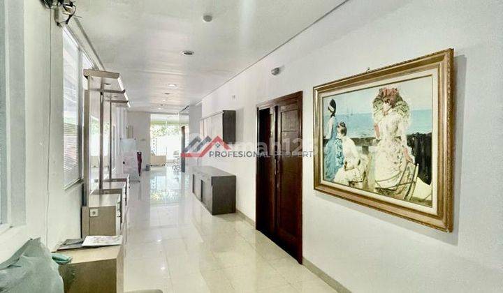 Gedung klinik atau kantor siap pakai lokasi premium di Menteng 1