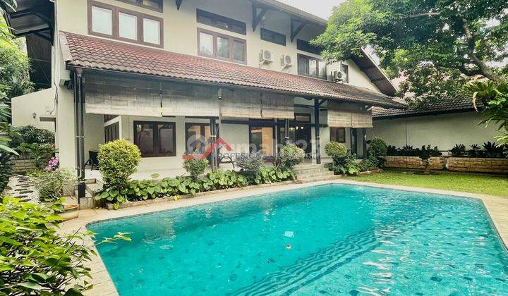 Rumah siap huni hadap timur kolam renang harga murah area Kemang 1