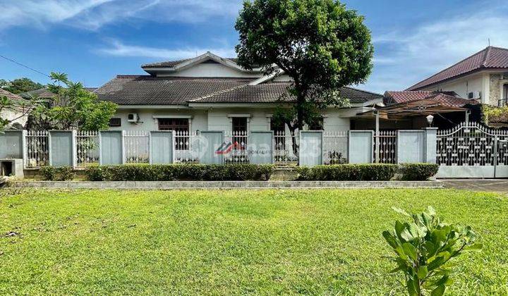 Rumah lama halaman luas lokasi tenang harga menarik Cinere Estate 1