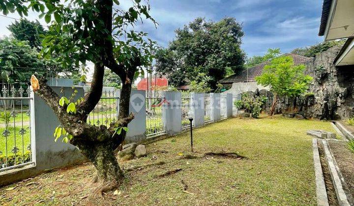 Rumah lama halaman luas lokasi tenang harga menarik Cinere Estate 2