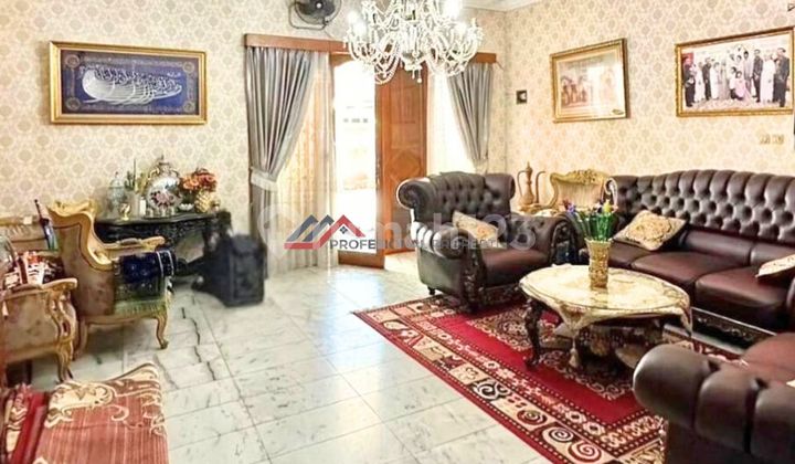 Rumah Mewah Klasik Harga Menarik Area Kebayoran Baru