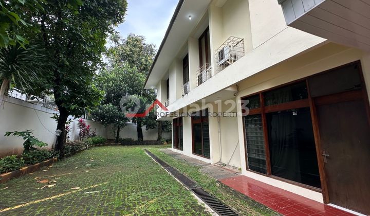 House Ready to Live In with Swimming Pool, Suitable for Office, Kemang, South Jakarta 2