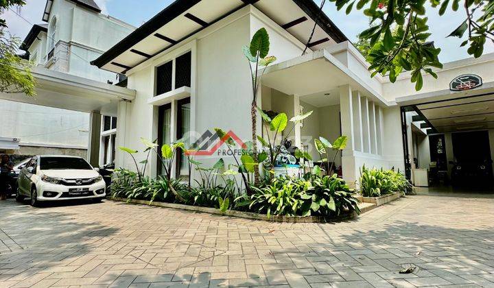 Rumah Mewah Halaman Luas Ada Kolam Ikan Harga Menarik Di Kemang 1