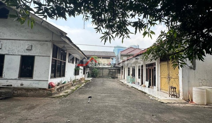 Old House Large Yard Near Pondok Indah Residence Or Office