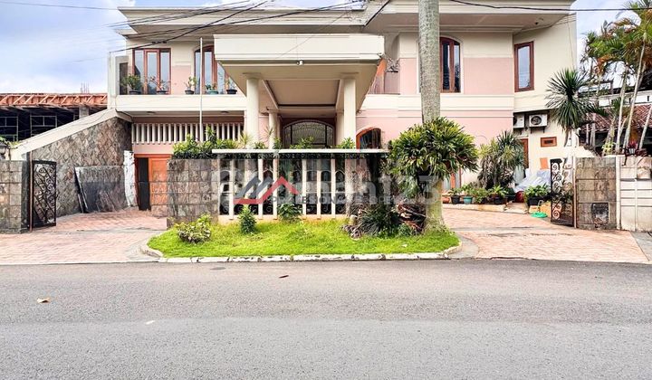 Rumah Siap Huni Ada Swimming Pool Harga Menarik di Pondok Indah