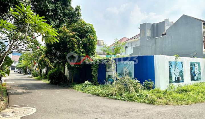 Land Plot Ready to Build Hook 448 Meters Facing East in Pondok Indah South Jakarta