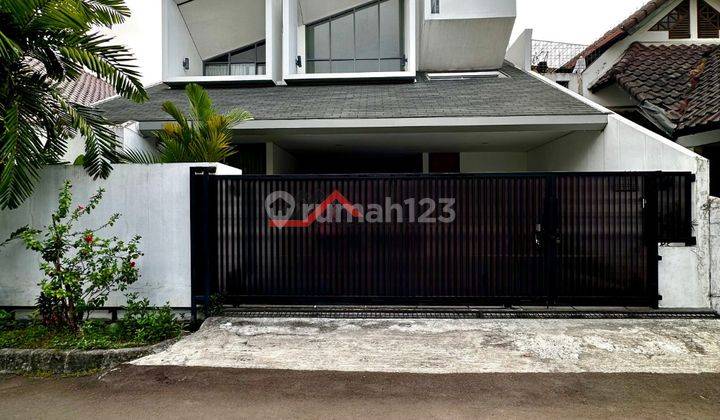 Rumah Desaign Minimalis Semi Furnish Dengan Jalan Lebar 1