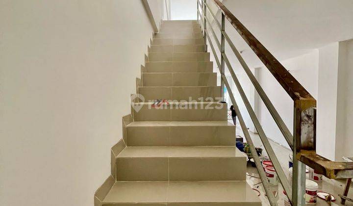 Ruko Komersil Free AC Dan Pintu Kaca Di Pondok Gede Raya  7