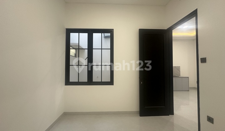 Beautiful House Ready to Occupied, One Step to Brigif Toll Road 2