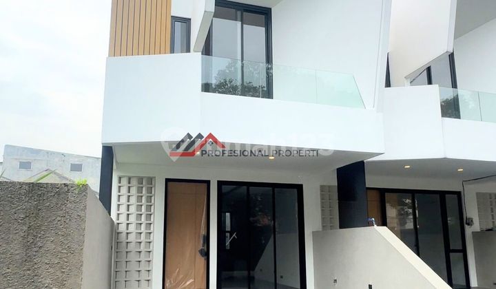 Tropical Design House in a Comfortable Environment in Cireunde