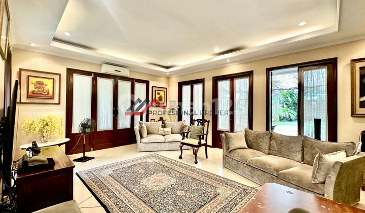 Rumah Siap Huni dengan Halaman Depan dan Belakang Luas di Cipete 2