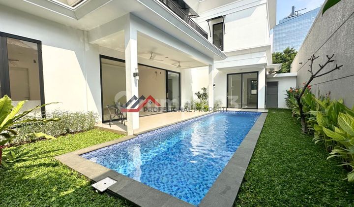 Rumah Baru Bergaya Tropis di Cilandak, Jakarta Selatan