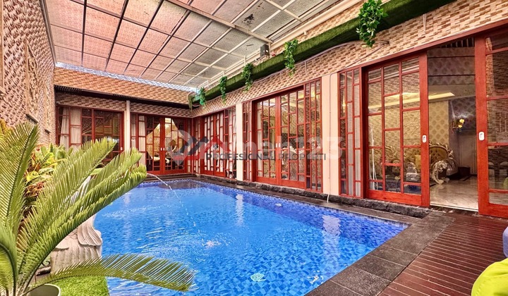 Luxury House in a Large Complex in Kebayoran Lama Luxury House in a Large Complex in Kebayoran Lama