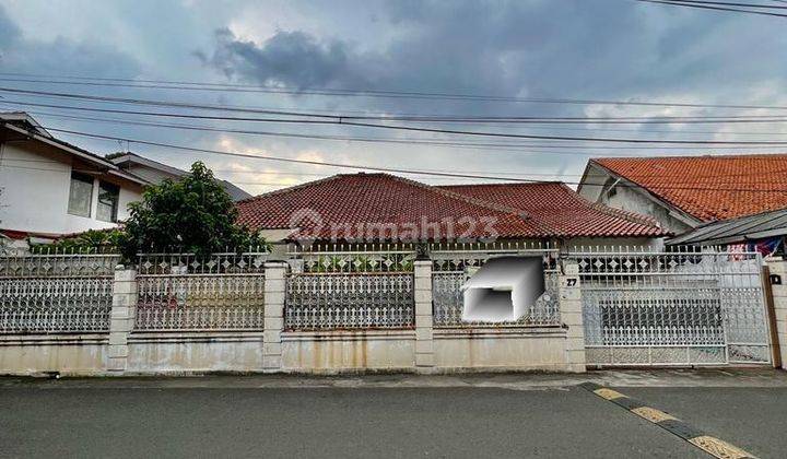 Rumah lama lokasi terbaik cocok untuk tempat tinggal dan invest. 2