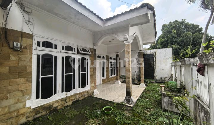 Old House in Complex Attractive Price Cinere