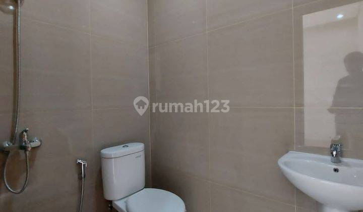 rumah baru minimalis modern di bintaro sektor 2 area dekat stasiun 44