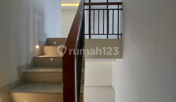 rumah baru minimalis modern di bintaro sektor 2 area dekat stasiun 70