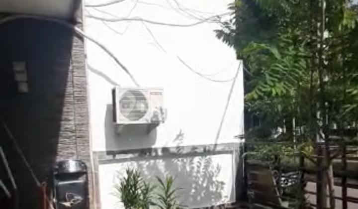 Rumah Cantik ,Siap Huni di Pondok Indah 2
