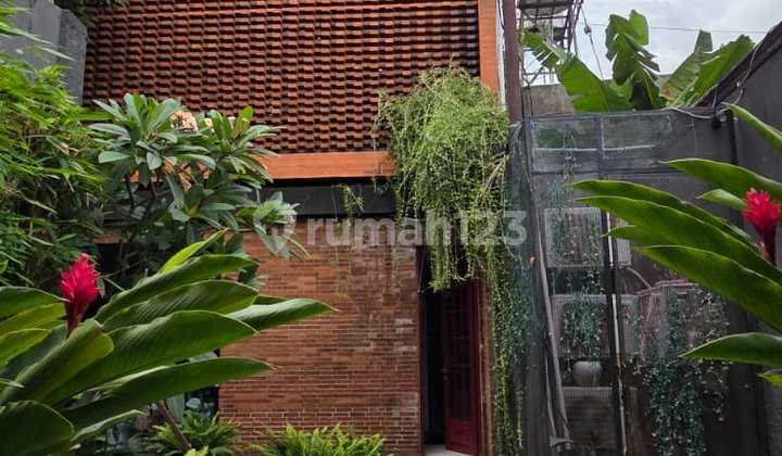 Rumah Mewah Exclusive dengan Suasana Villa di Bali