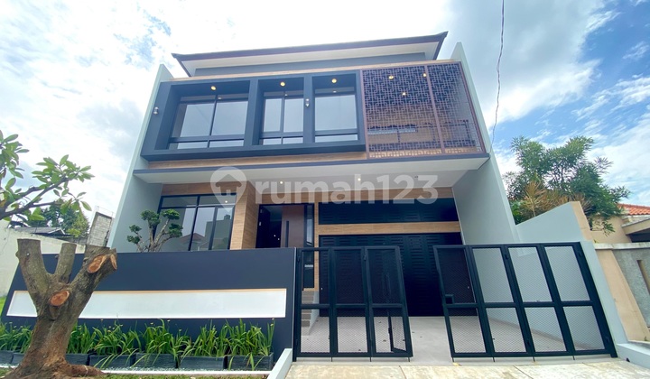 Exclusive Tropical House Bintaro Jaya Sector 9