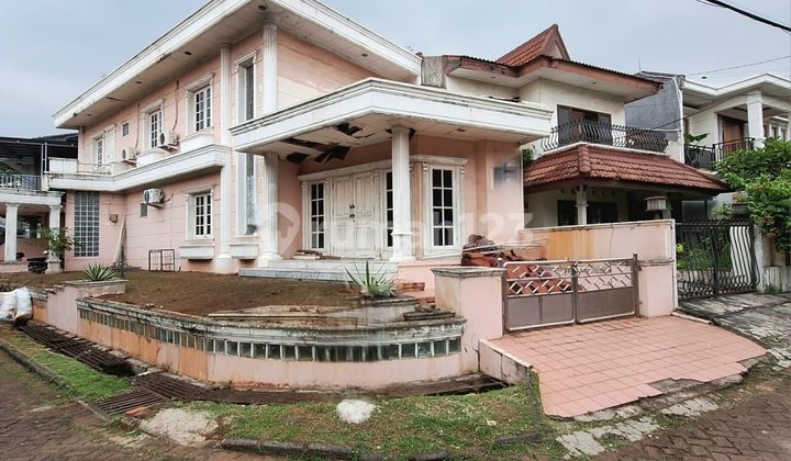 Rumah dengan lokasi yang stategis di Camar, Bintaro Jaya