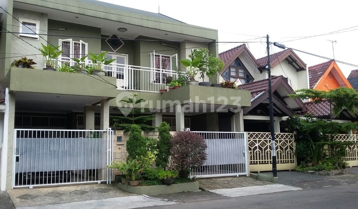Rumah cantik siap huni dalam cluster bintaro jaya sektor 5. Rumah cantik siap huni dalam cluster bintaro jaya sektor 5.