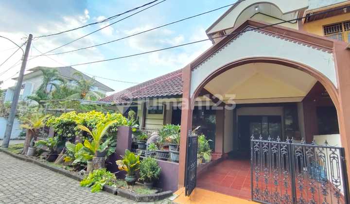 Rumah Hoek lokasi strategis dan Nyaman di Villa Gunung Lestari Ciputat Rumah Hoek lokasi strategis dan Nyaman di Villa Gunung Lestari Ciputat