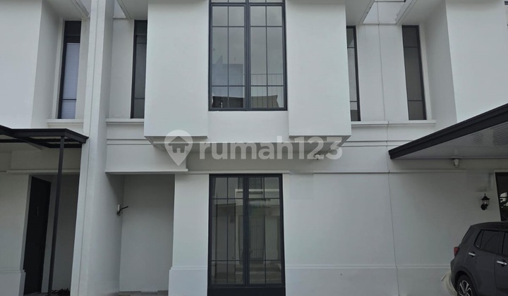 Rumah Baru Selesai Dibangun (Brand New) dengan Desain Modern Klasik di Ciputat