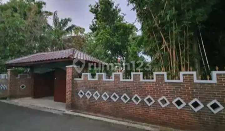 Rumah Bagus, Asri dan Tanah Luas 4450M2 Lokasi Strategis di Serua- Ciputat 2