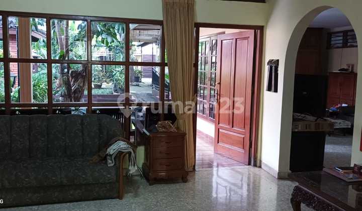 Rumah Bagus Hadap Utara Nyaman Halaman Luas di Cidodol,Lok Strategis di Kebayoran Lama. Rumah Bagus Hadap Utara Nyaman Halaman Luas di Cidodol,Lok Strategis di Kebayoran Lama.