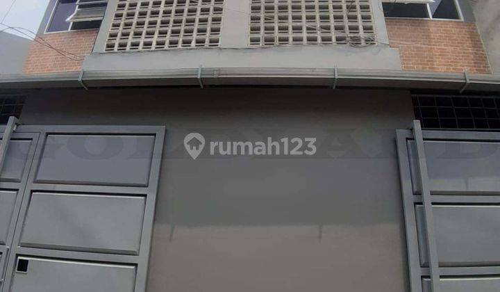 Dijual Rumah Kartini Luas 64m2 Lokasi Strategis, 3 Lantai, Sangat Nyaman 1