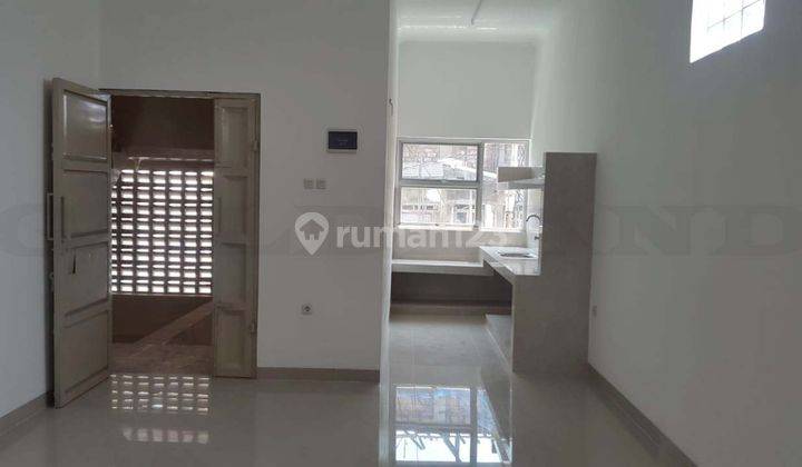 Dijual Rumah Kartini Luas 64m2 Lokasi Strategis, 3 Lantai, Sangat Nyaman 2