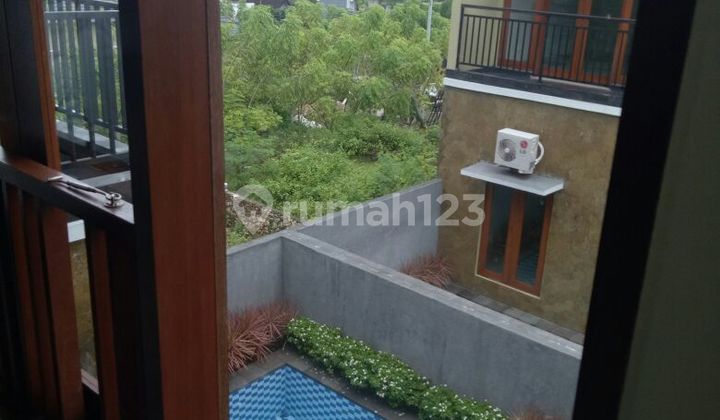 DIJUAL VILLA BALI JIMBARAN 171m2 LOKASI BAGUS, 2 LANTAI, STRATEGIS, HADAP UTARA, KODE YE 2