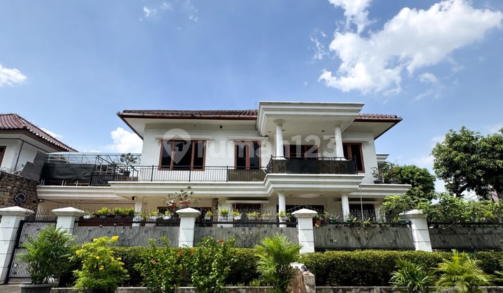 FOR SALE WHITEWOOD HOUSE 657m2 NICE, 2 FLOORS, STRATEGIC, COMFORTABLE, CODE KS 2