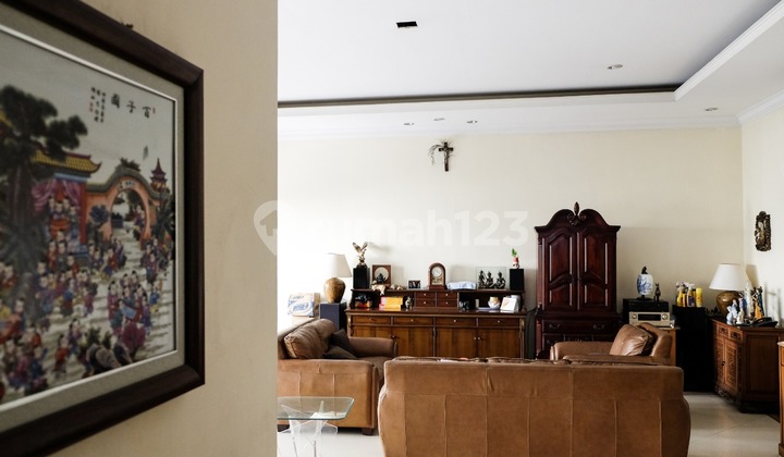 RUMAH KELAPA GADING 355m2 LOKASI BAGUS, 2 LANTAI, NYAMAN, KODE NN