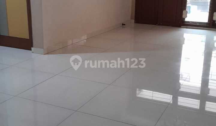 FOR SALE PLUIT HOUSE 200m2 NORTH FACING, STRATEGIC, GOOD LOCATION, CODE JV,AH 2