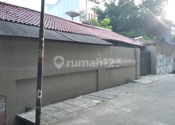 RUMAH DI JL PEMANDANGAN LUAS 429m2 STRATEGIS, BISA SEWA 300 JUTA PER TAHUN