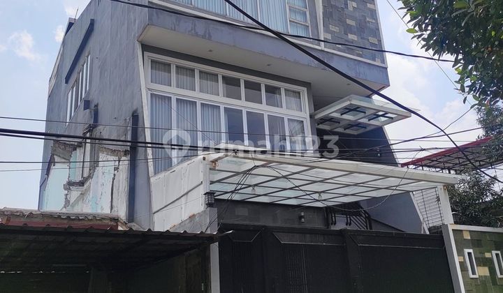 RUMAH KELAPA GADING 180m2 HADAP SELATAN, 4 LANTAI, KODE DS, SW